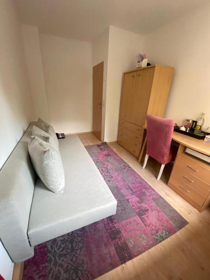 Schoenes Zimmer Im Charmanten Haus Berlin Kültér fotó